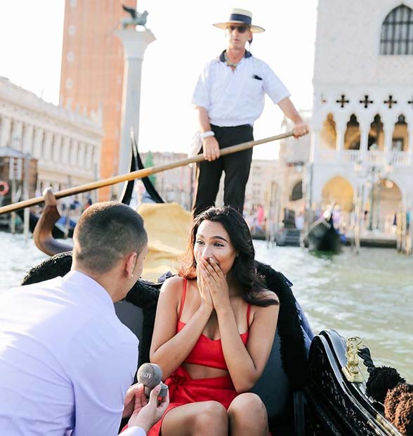 Romantic Gondola Wedding Proposal